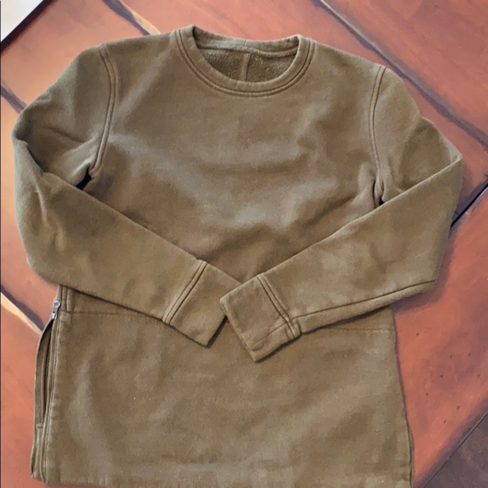 Lululemon sweatshirt